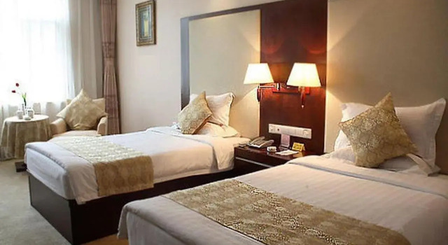 Qingdao Danube International Hotel, Rezerwuj Hotel Hotele 4-gwiazdkowe w Shandong, 4*