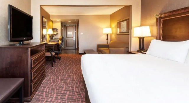 Люкс Holiday Inn Express Hotel & Suites Cheyenne by IHG
