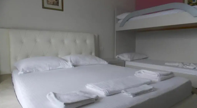 Deniz manzaralı Standart dört kişilik oda Hotel Divers