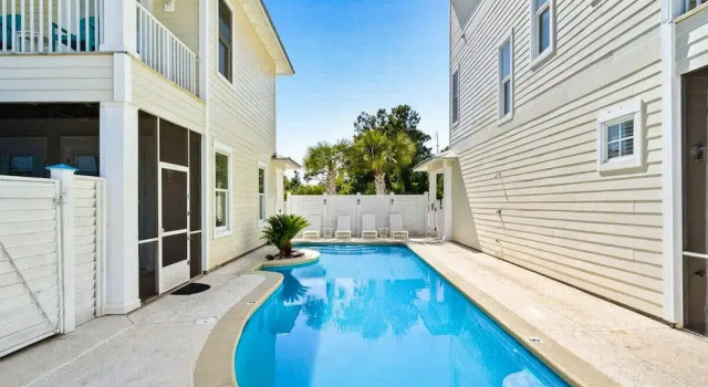 Коттедж Beach Walk Retreat Heated Pool Golf Views Main Guest House Sleeps 15