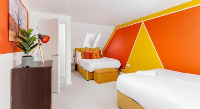 Air Host and Stay - Brand new 3 bedroom house sleeps 8 minutes from LFC and city centre Ref25, Réserver Hôtel Hôtels à Everton avec parking, Parking