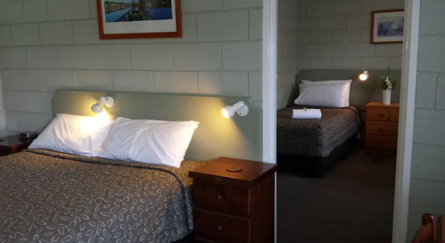 Семейный люкс с балконом Daylesford Motor Inn Vic Pty Ltd