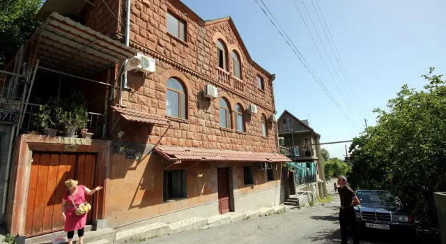 Parev Doon Guest House