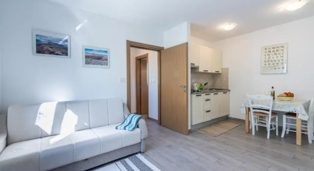 Apartments Garden, Varaa Huoneisto Hotellit Kvarner Islands uima-altaalla, Uima-allas
