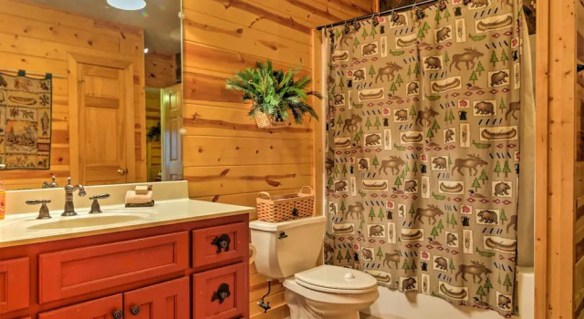Коттедж Private Cartecay River Home w/ Hot Tub & Game Room
