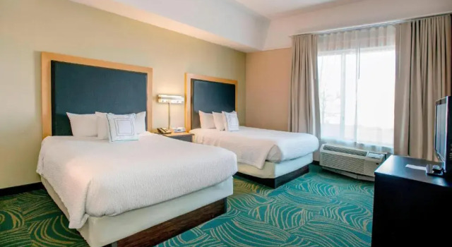 Четырёхместный люкс SpringHill Suites Pueblo Downtown