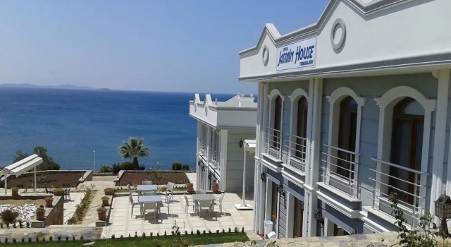 Inta Jasmin House, Prenota Hotel Hotel a Gomec con parcheggio, Parcheggio