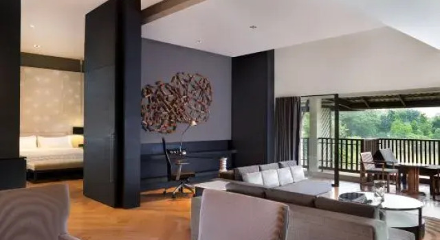 Двухместный люкс c 1 комнатой с балконом и с видом на бассейн Le Meridien Chiang Rai Resort, Thailand