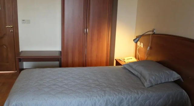 Dr Kushan Hotel