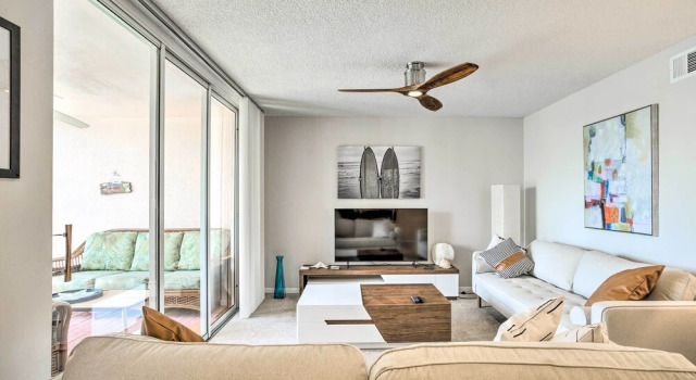Апартаменты Jupiter Bay Condo w/ Pool < Half Mile to Beach!