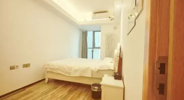 Люкс Yiju Homestay (Zhengzhou Longzihu Subway Station)