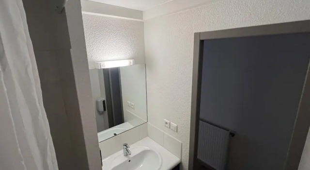 Номер Standard Brit Hotel Essentiel Millau