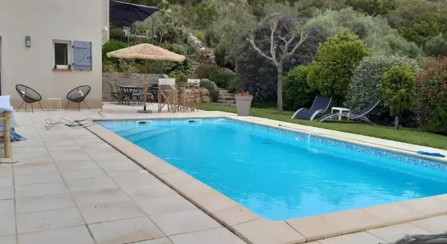 studio 5min plage agosta, Book Lejlighed Hoteller i Molini med pool, Swimmingpool
