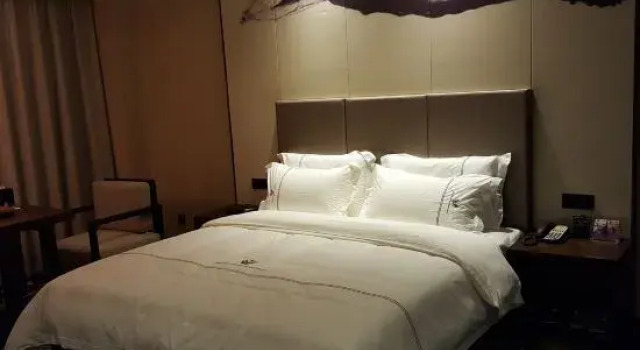 Люкс Executive Xingzhouwan International Hotel