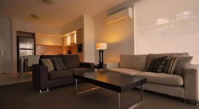 Апартаменты Chancellor Lakeside Apartments