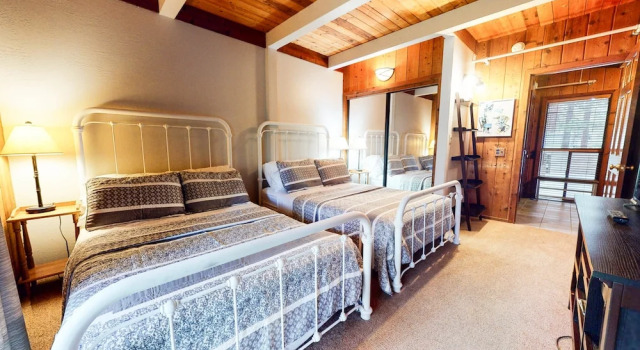 Villa De Los Pinos 35 - Two Bedroom Condo, Book Villa Hoteller i Mammoth med pool, Swimmingpool