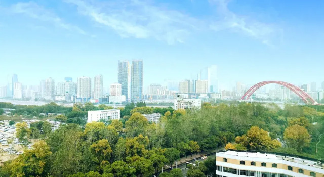 Двухместный номер Standard с видом на город Holiday Inn Riverside Wuhan by IHG