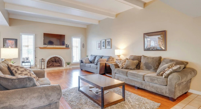Коттедж 5 Mi to Camelback Ranch: Pet-friendly Home w/ Pool