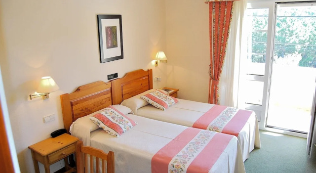 Двухместный номер Standard с балконом Hotel Spa Bosque Mar
