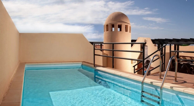 First Line Luxury Penthouse With Own Swimming Pool In Its Solarium Close To The