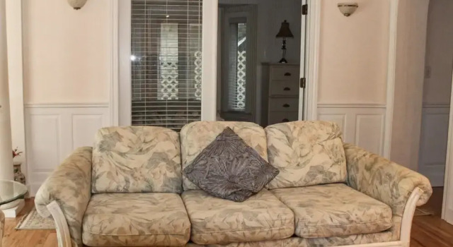 Treasure Island Beach Retreat Sleeps Up To 9