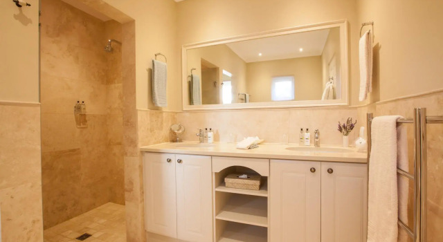 Номер Deluxe La Cabriere Country House