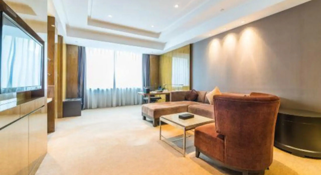 Jiulong International Hotel, Rezerwuj Hotel Hotele 5-gwiazdkowe w Yancheng, 5*