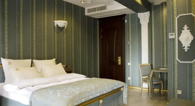 Люкс Neapol Boutique Hotel