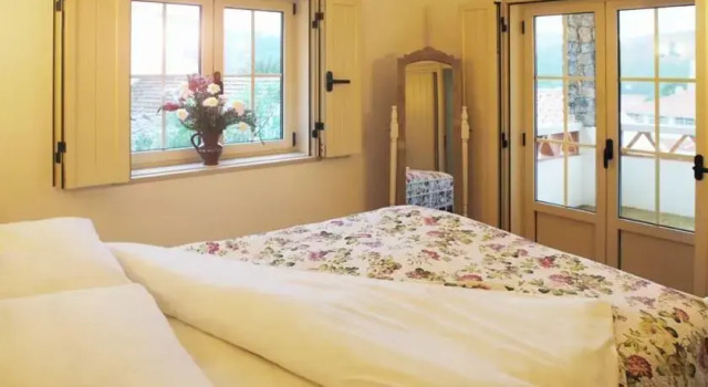 Casa de Lis, Book Hotel Serta 