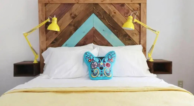 Коттедж New! JT SUNSHINE HOUSE Cozy, Artsy & Comfy, Dog Friendly, 3BD
