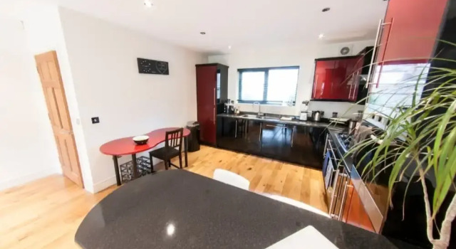 Bright, Spacious 3BR Home for 5 in The Lane, Забронировать Дом для отпуска Коттеджи Большого Лондона, Коттедж