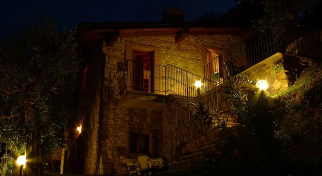 Piccolo Rustico, Casaliva - Rebomaholidays, Забронировать Отель Отели озера Гарды с парковкой, Парковка