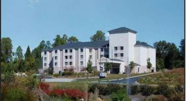 Четырёхместный номер Standard Baymont by Wyndham Mooresville