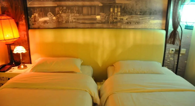 Li Feng Hotel, Rezerwuj Hotel Hotele w Tianjin Province z parkingiem, Parking