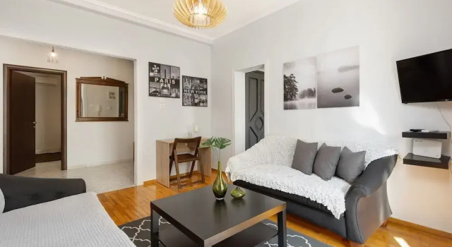 Upscale and Spacious 3BR Home, Book Hotel Thessaloniki Macedonia