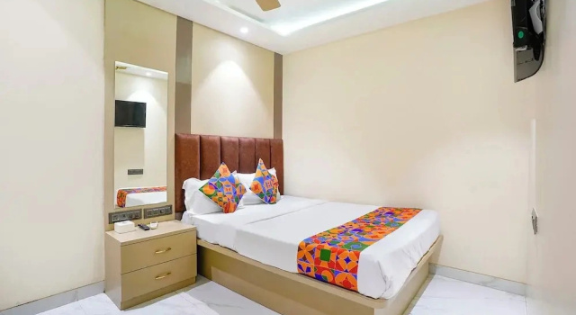 Номер Deluxe Fabhotel Dolphin Residency