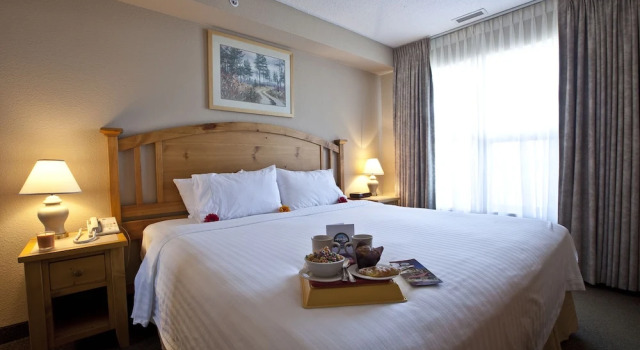 Люкс c 1 комнатой с балконом Trickle Creek Lodge