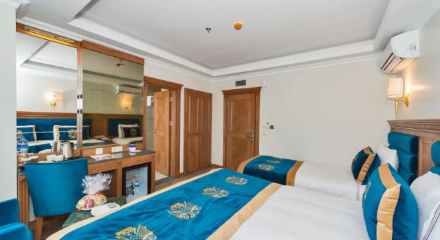 Трёхместный номер Standard The Byzantium Suites Hotel & Spa