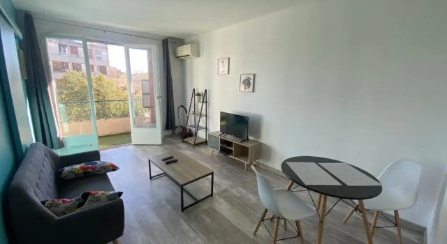 T2 St Jean 5' port/gare balcon Clim wifi