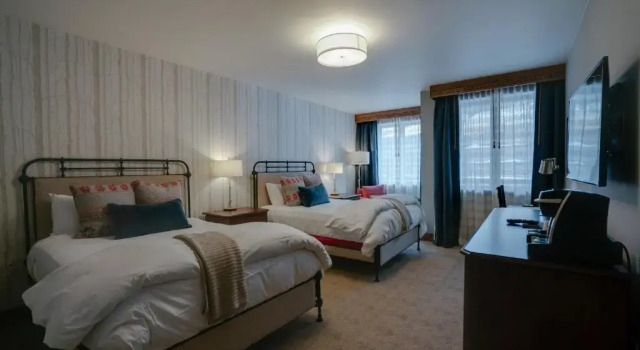 Четырёхместный номер Standard The Blake at Taos Ski Valley