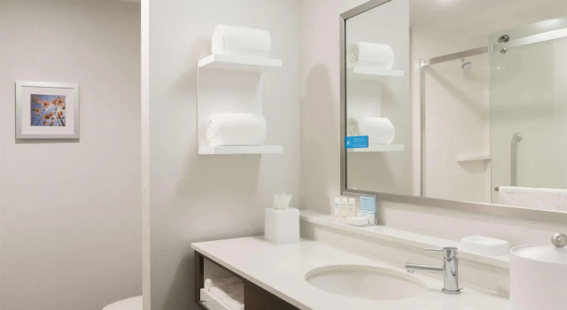 Четырёхместный номер Standard Hampton Inn Westfield