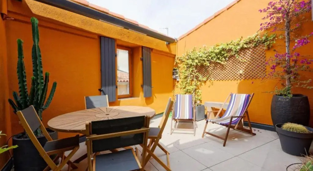 Апартаменты Air-conditioned duplex apartment with furnished terrace in the city center