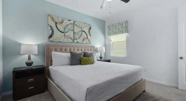 8 Bedroom Mansion ~ Pool [jaccuzi] ~ Theatre Room, Rezerwuj Hotel Hotele w Kissimmee z basenem, Basen