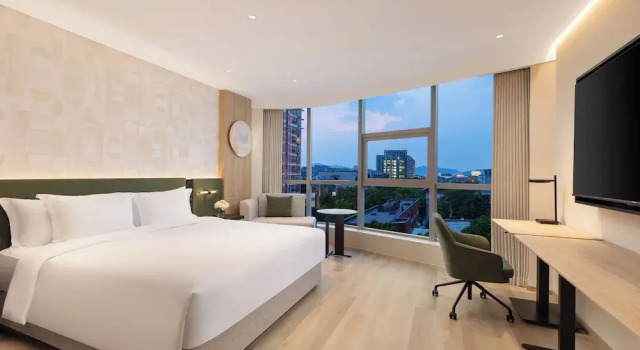Двухместный номер Standard с видом на город EVEN Hotel Hangzhou West Lake by IHG