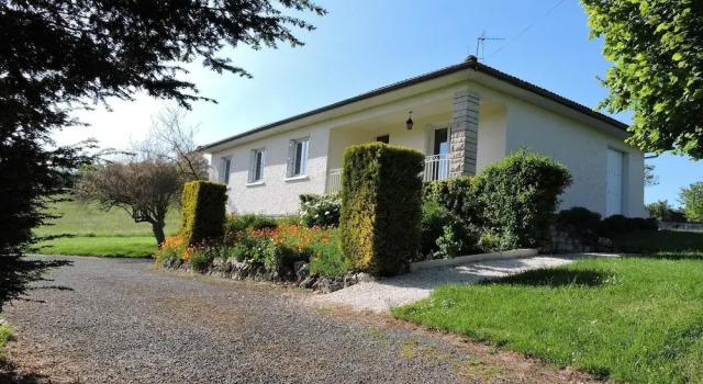 House With 4 Bedrooms in Agonac, With Furnished Garden and Wifi, Book Hotel Agonac Aquitaine