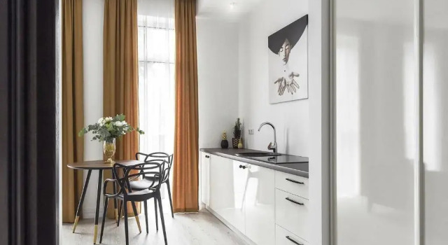 Апартаменты с балконом Four Luxury flats