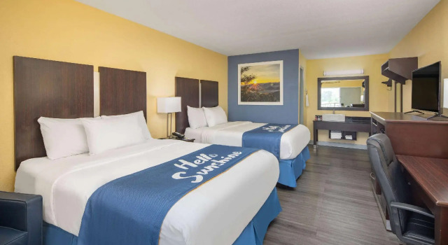 Четырёхместный номер Standard Days Inn by Wyndham Muscle Shoals