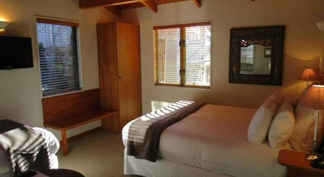 Коттедж с балконом Te Wanaka Lodge
