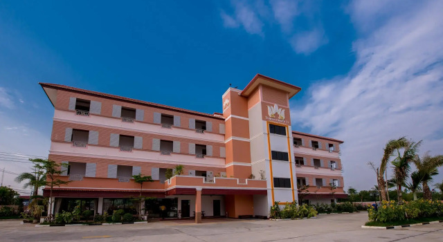 Thatphanom View Hotel, Varaa Hotelli Hotellit North-Eastern Thailand pysäköinnillä, Pysäköinti