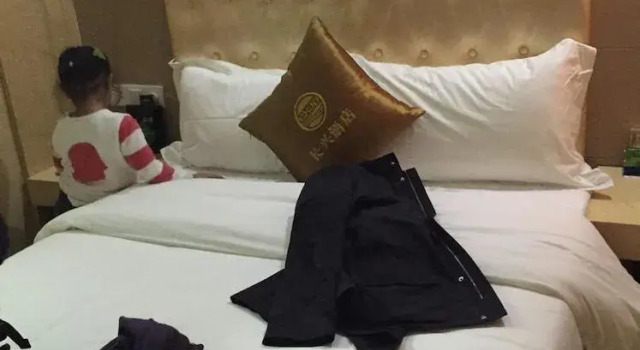 Shenzhen Changxing Hotel, Rezerwuj Hotel Hotele w Shenzhen z parkingiem, Parking